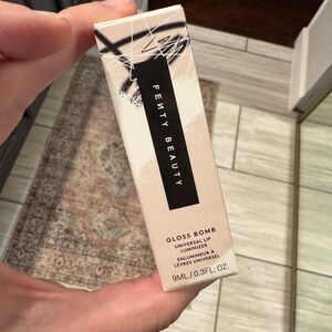 Fenty Beauty Gloss Bomb - Universal Lip Luminizer color riri 08